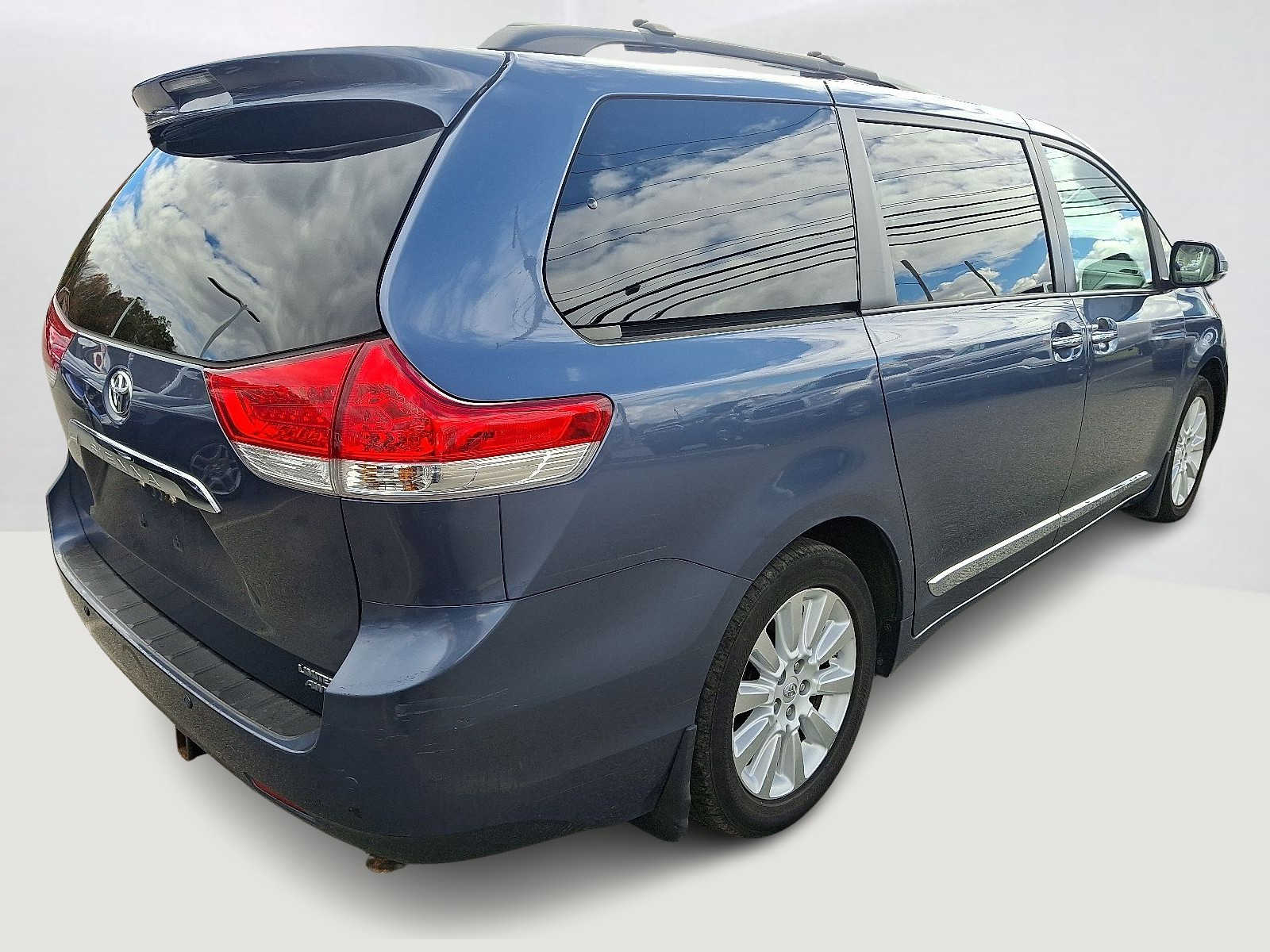 Thumbnail: 2013 Toyota Sienna - 5