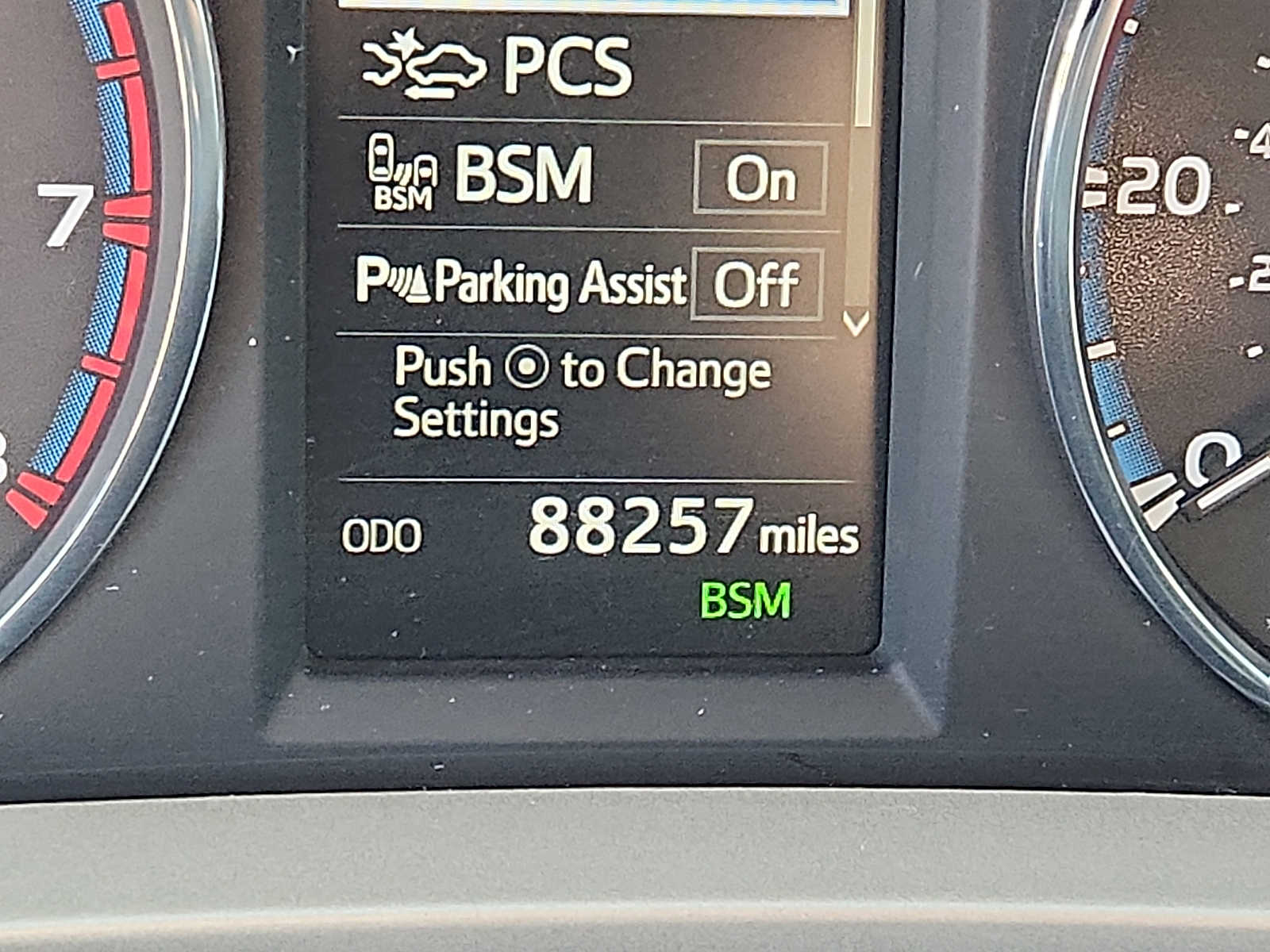 Thumbnail: 2017 Toyota RAV4 - 23