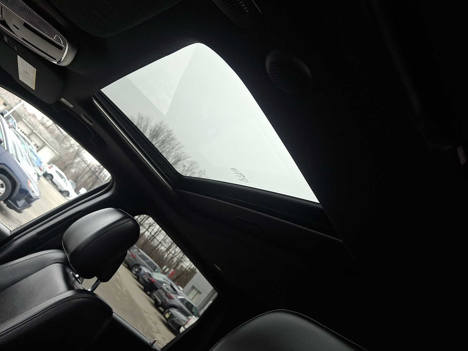 Thumbnail: 2020 Jeep Grand Cherokee - 15