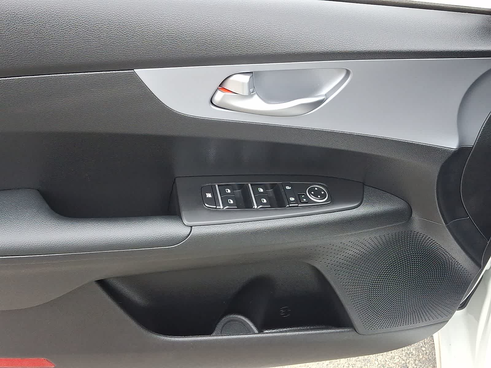 Thumbnail: 2023 Kia Forte - 13