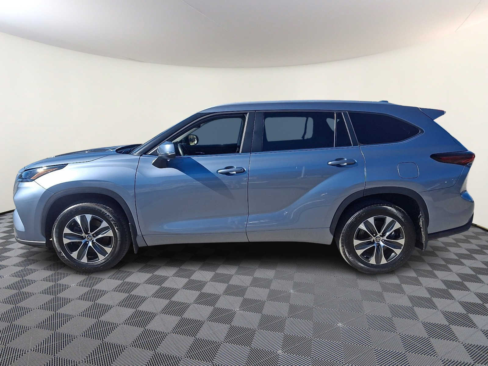 Thumbnail: 2024 Toyota Highlander - 10