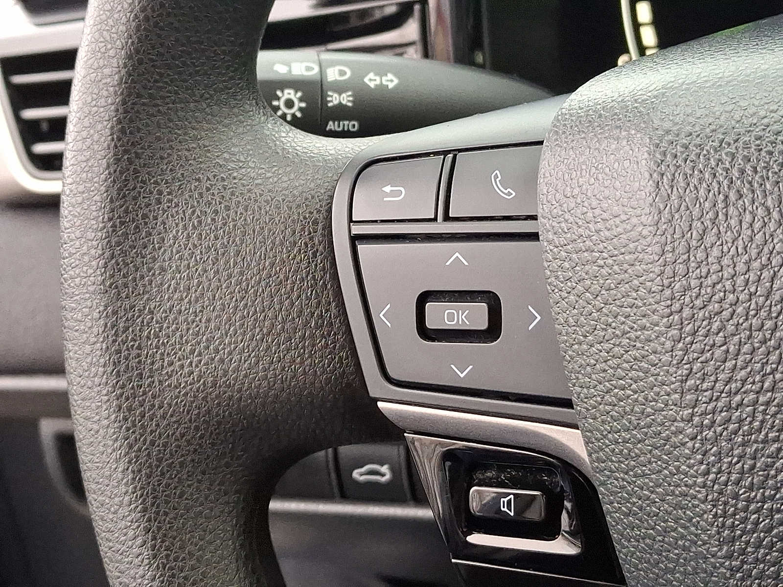 Thumbnail: 2025 Toyota Camry - 23