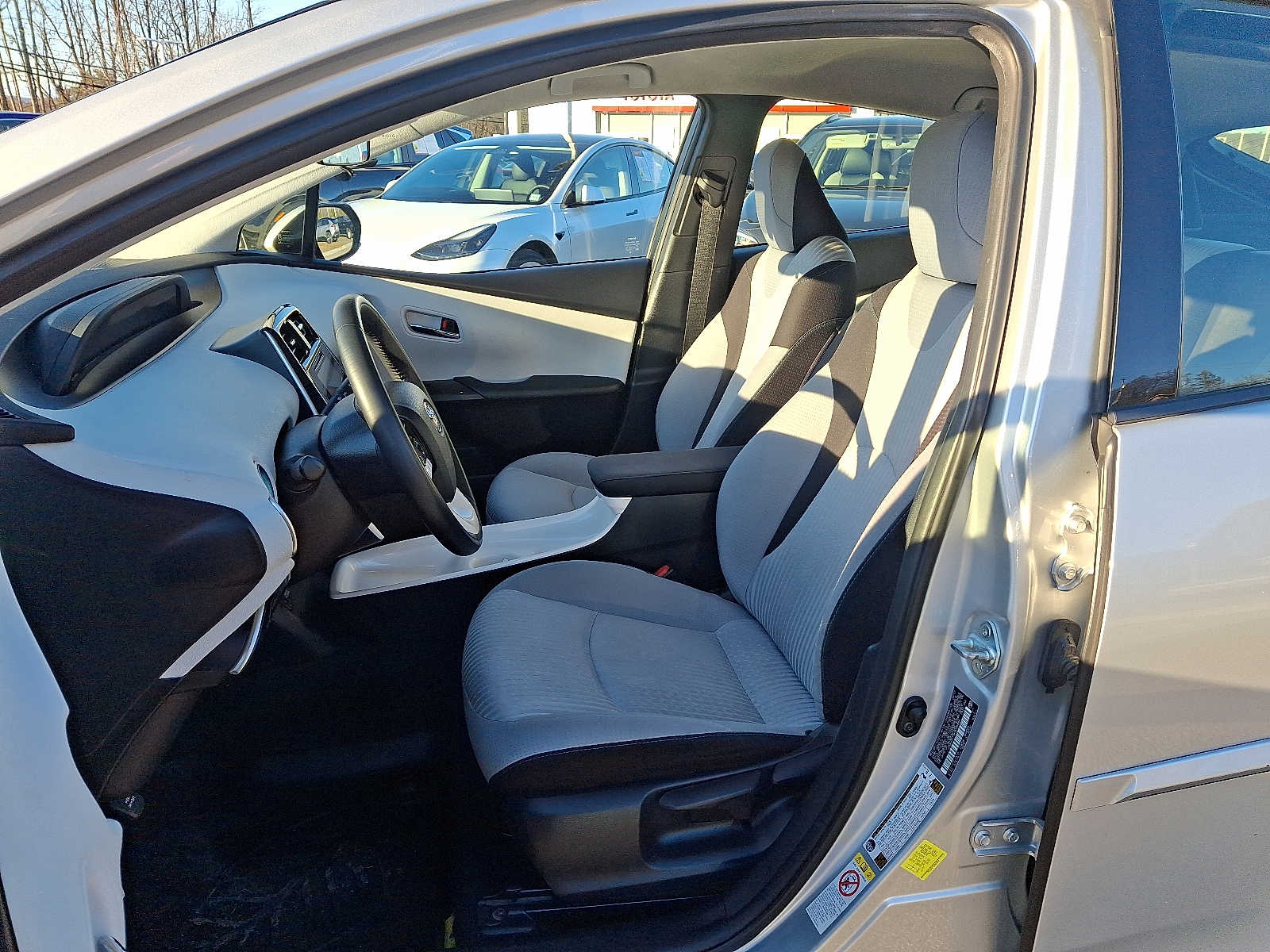 Thumbnail: 2017 Toyota Prius Prime - 16