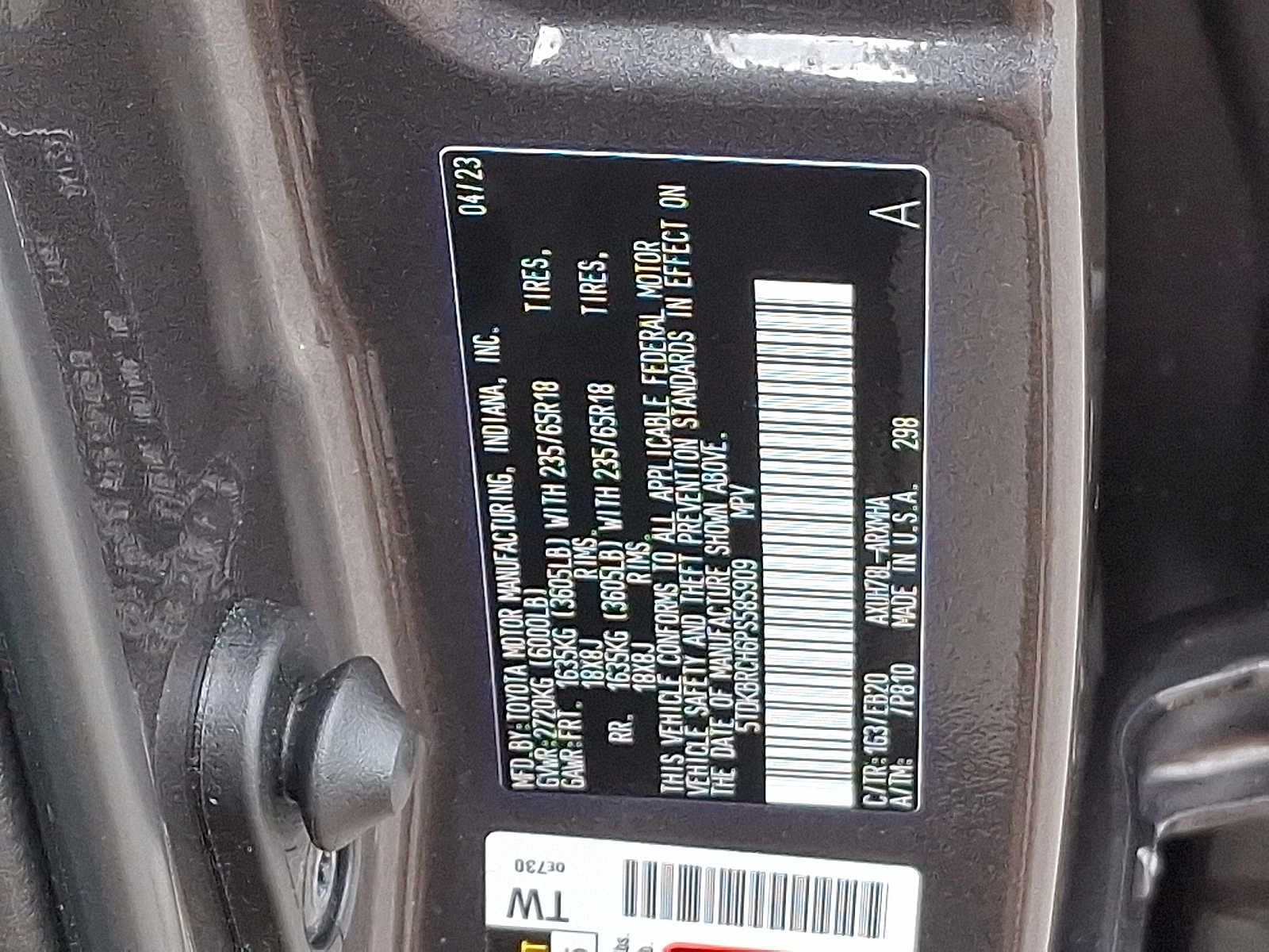 Thumbnail: 2023 Toyota Highlander - 32