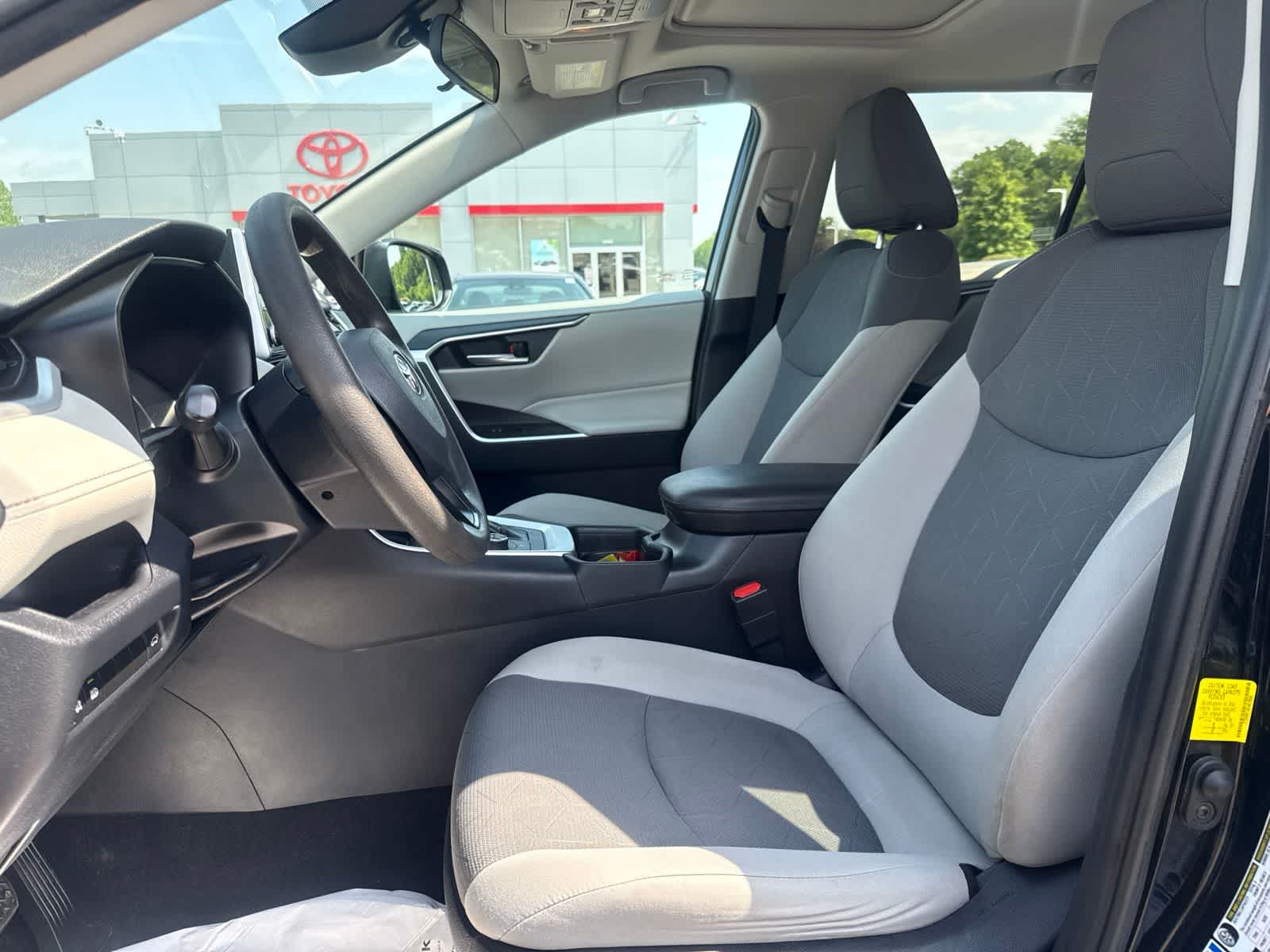 Thumbnail: 2019 Toyota RAV4 - 14