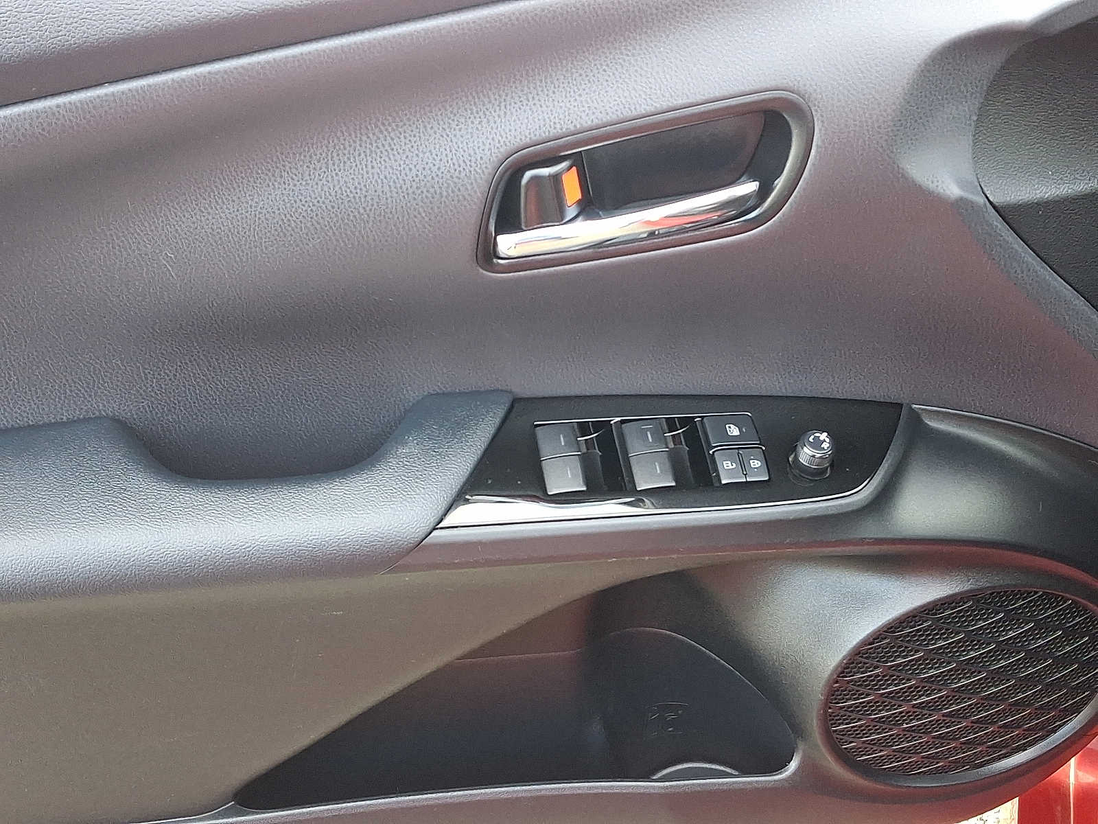 Thumbnail: 2020 Toyota Prius Prime - 15