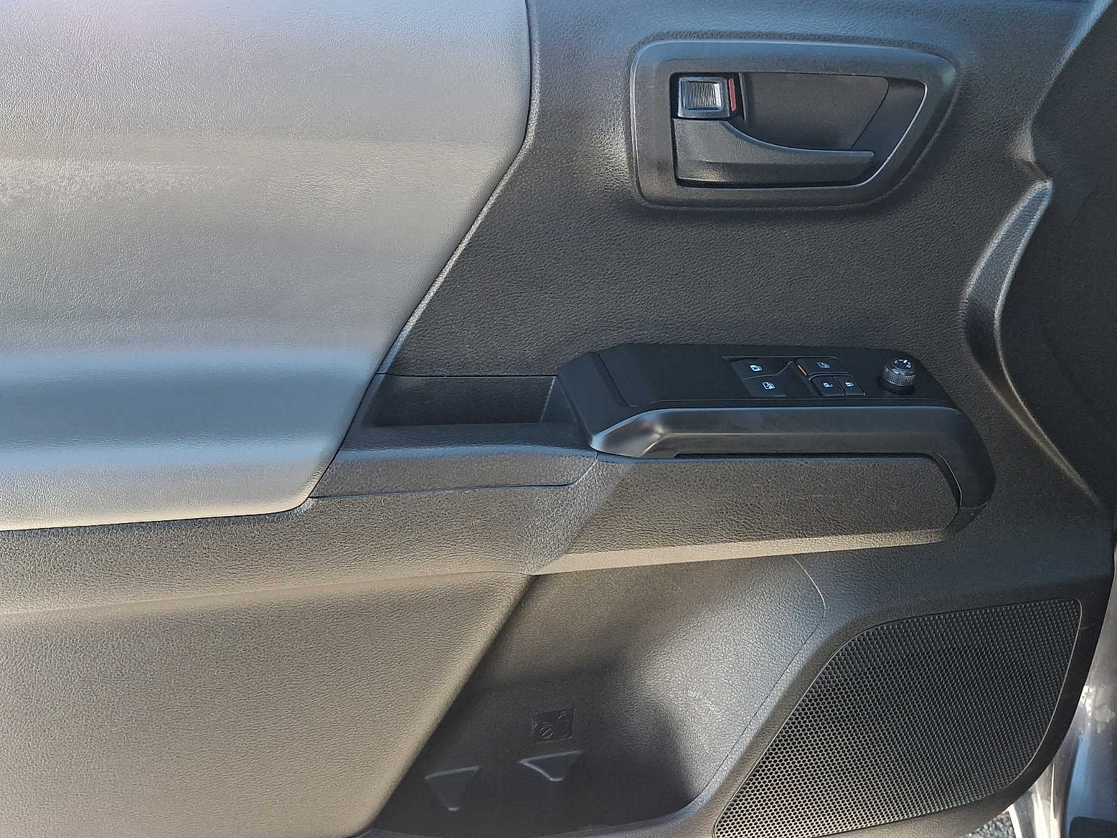 Thumbnail: 2021 Toyota Tacoma - 14