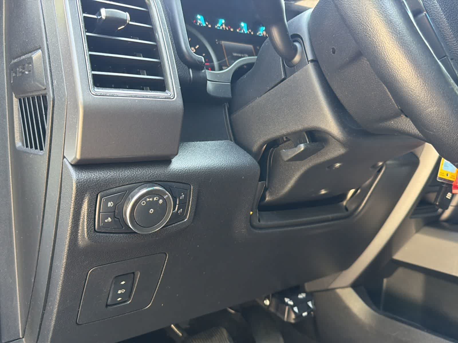 Thumbnail: 2017 Ford F-150 - 9