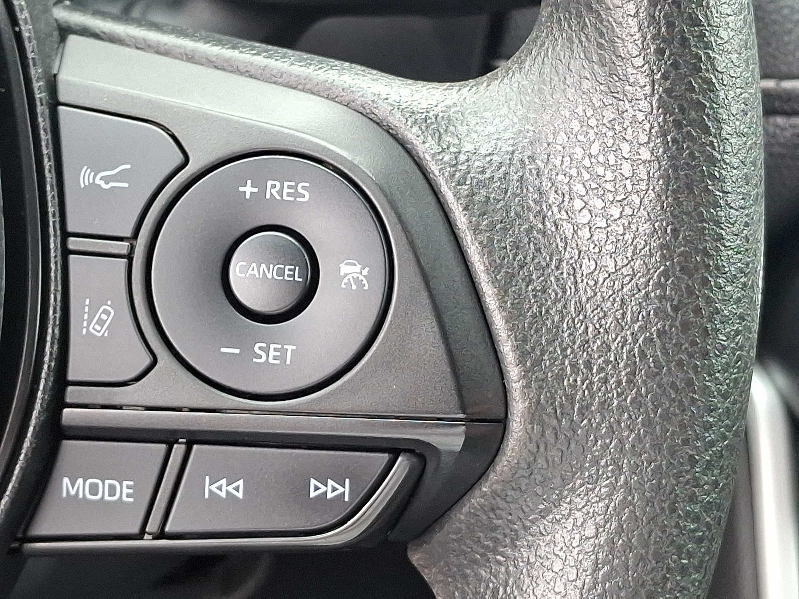 Thumbnail: 2023 Toyota RAV4 - 20