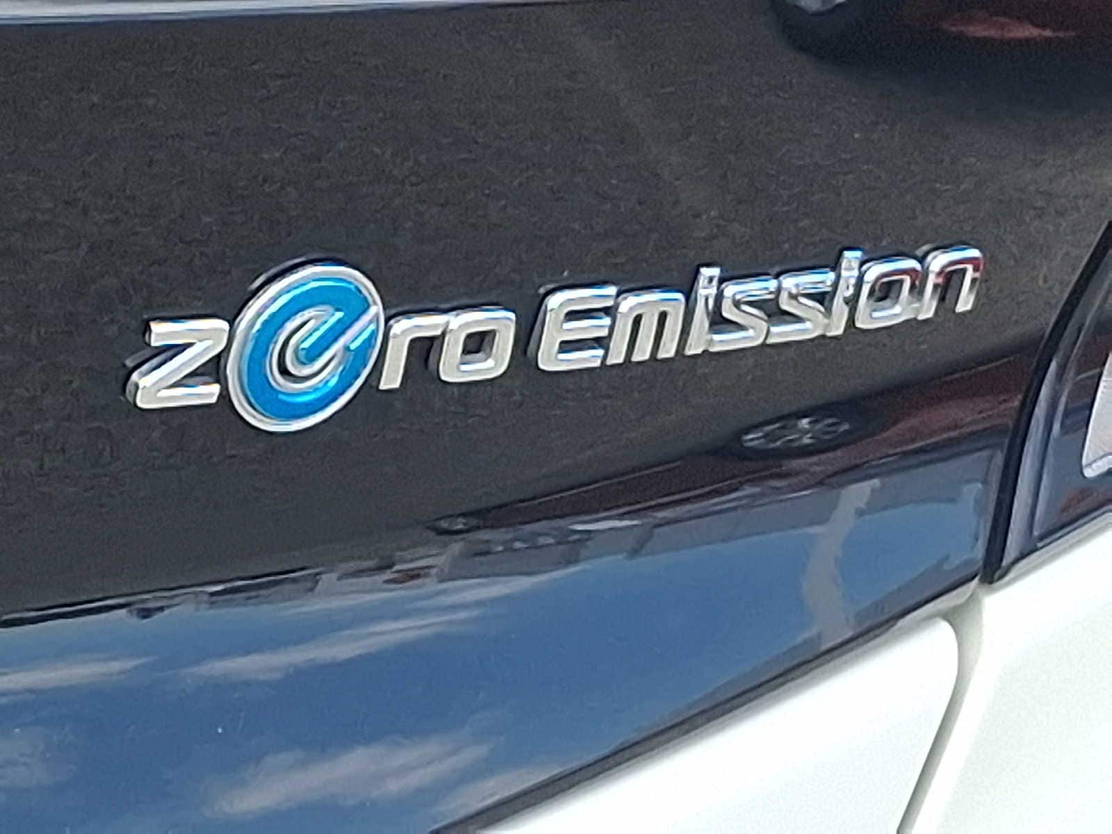 Thumbnail: 2022 Nissan Leaf - 33