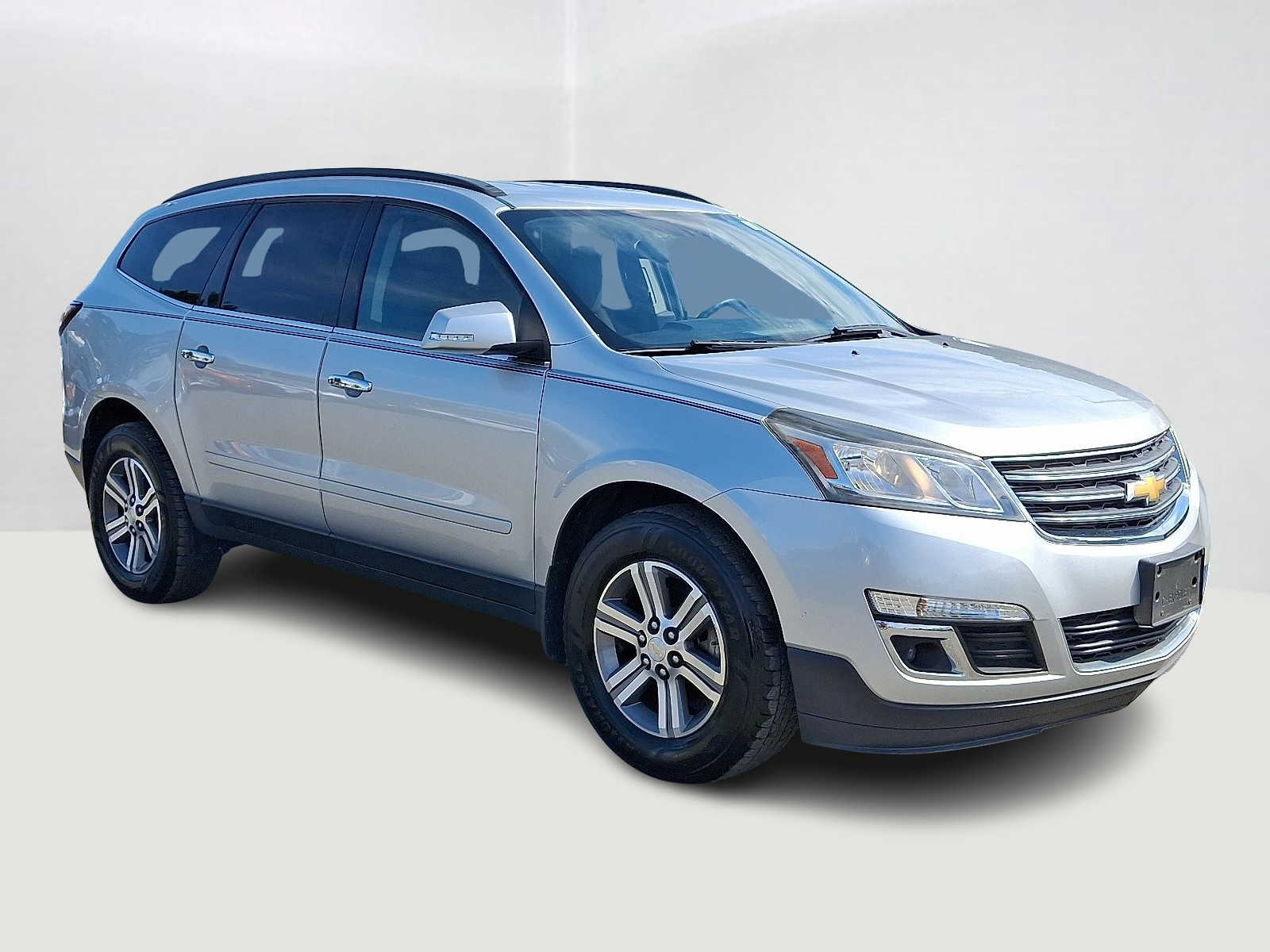 Thumbnail: 2015 Chevrolet Traverse - 4
