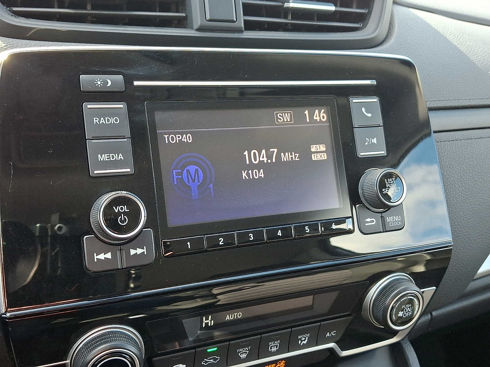 Thumbnail: 2018 Honda CR-V - 17