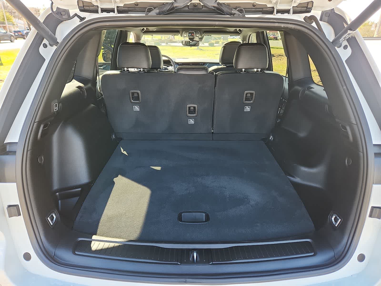 Thumbnail: 2023 Jeep Grand Cherokee - 24