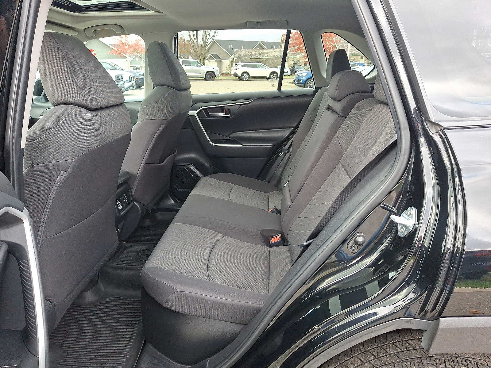 Thumbnail: 2021 Toyota RAV4 - 13