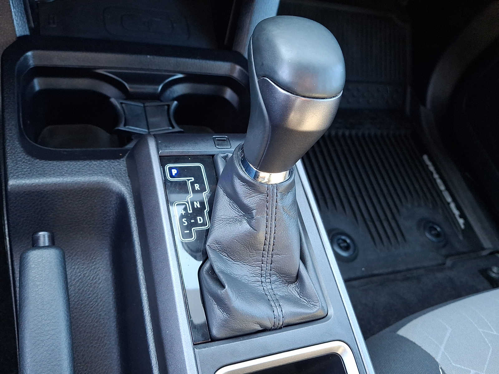 Thumbnail: 2020 Toyota Tacoma - 17