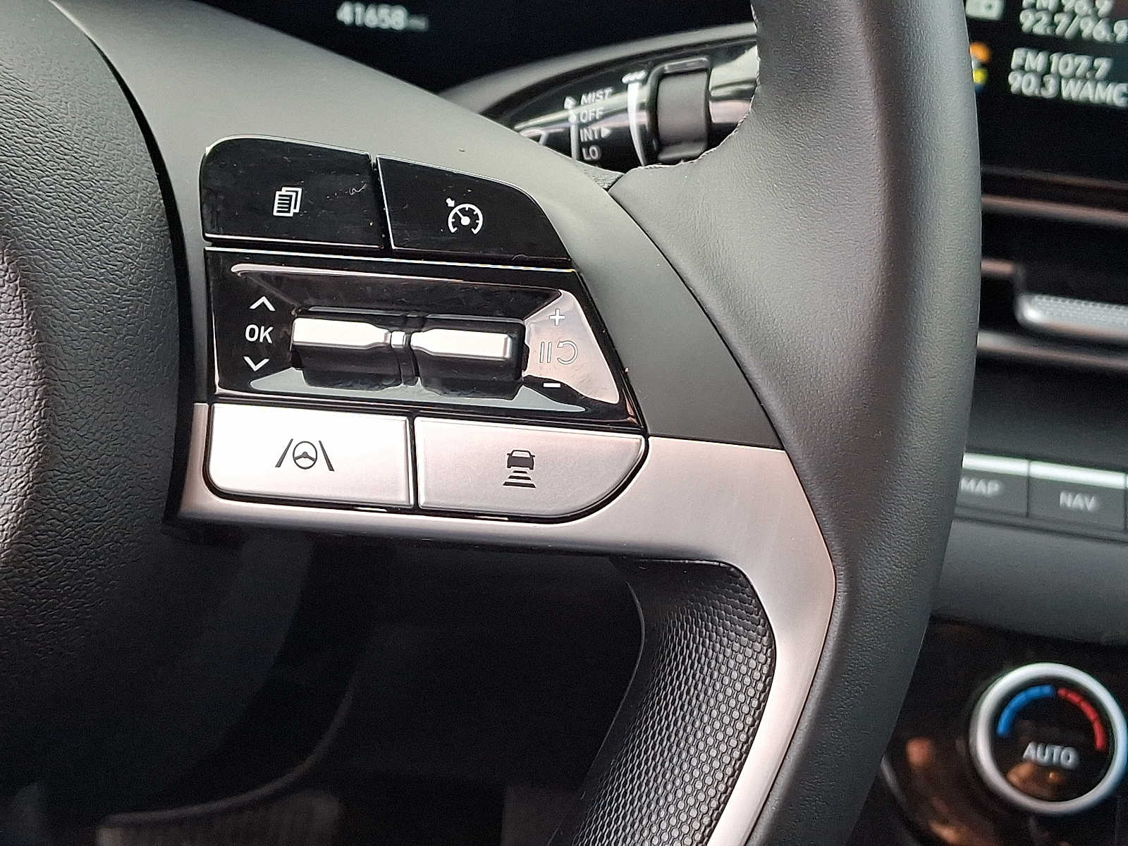 Thumbnail: 2023 Hyundai Elantra - 20