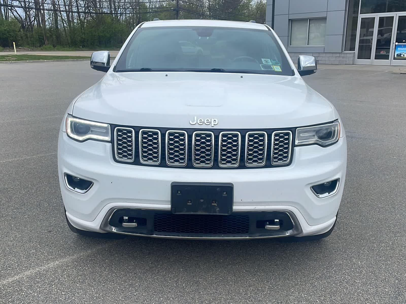 Thumbnail: 2017 Jeep Grand Cherokee - 12