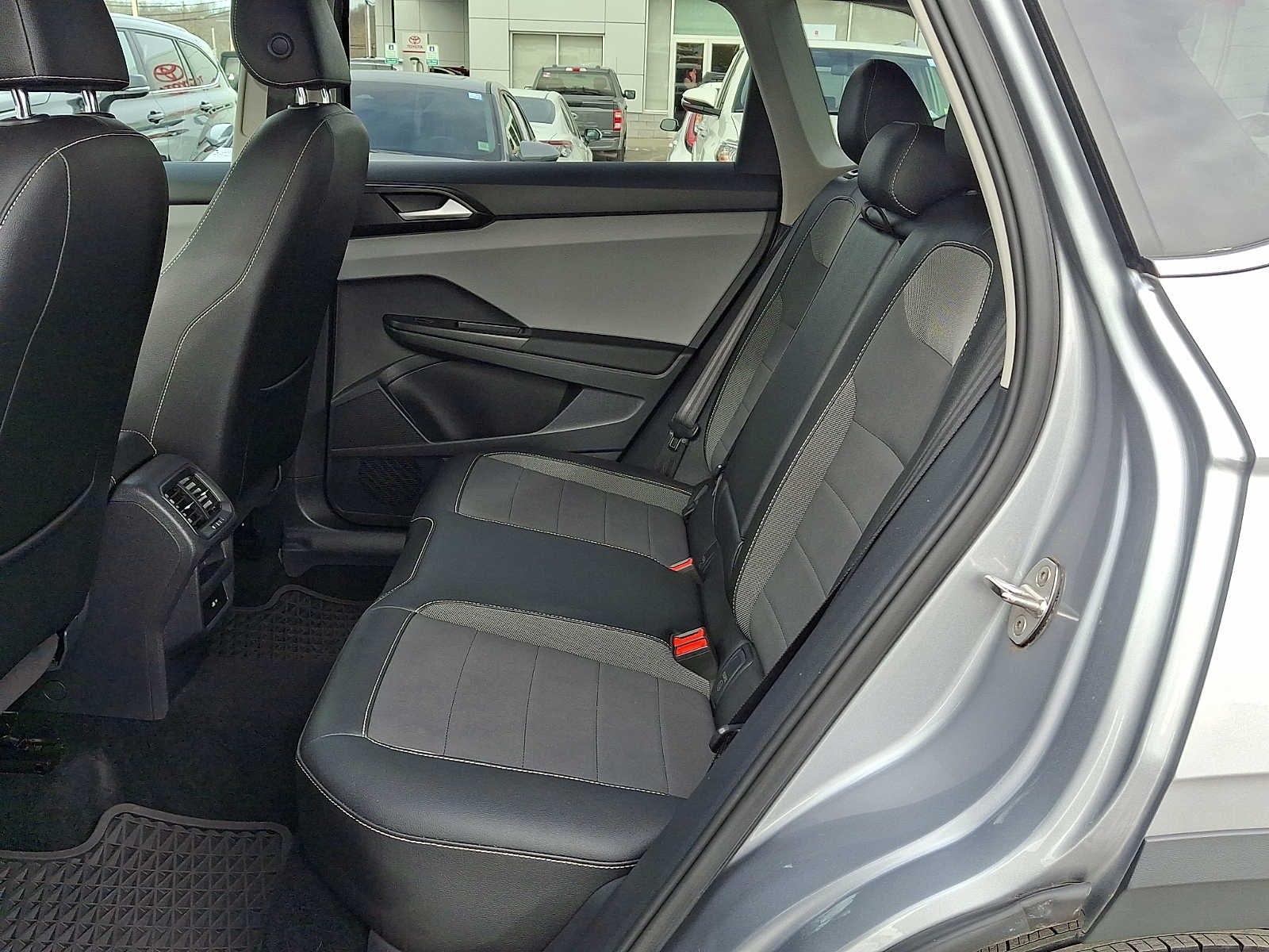 Thumbnail: 2022 Volkswagen Taos - 11