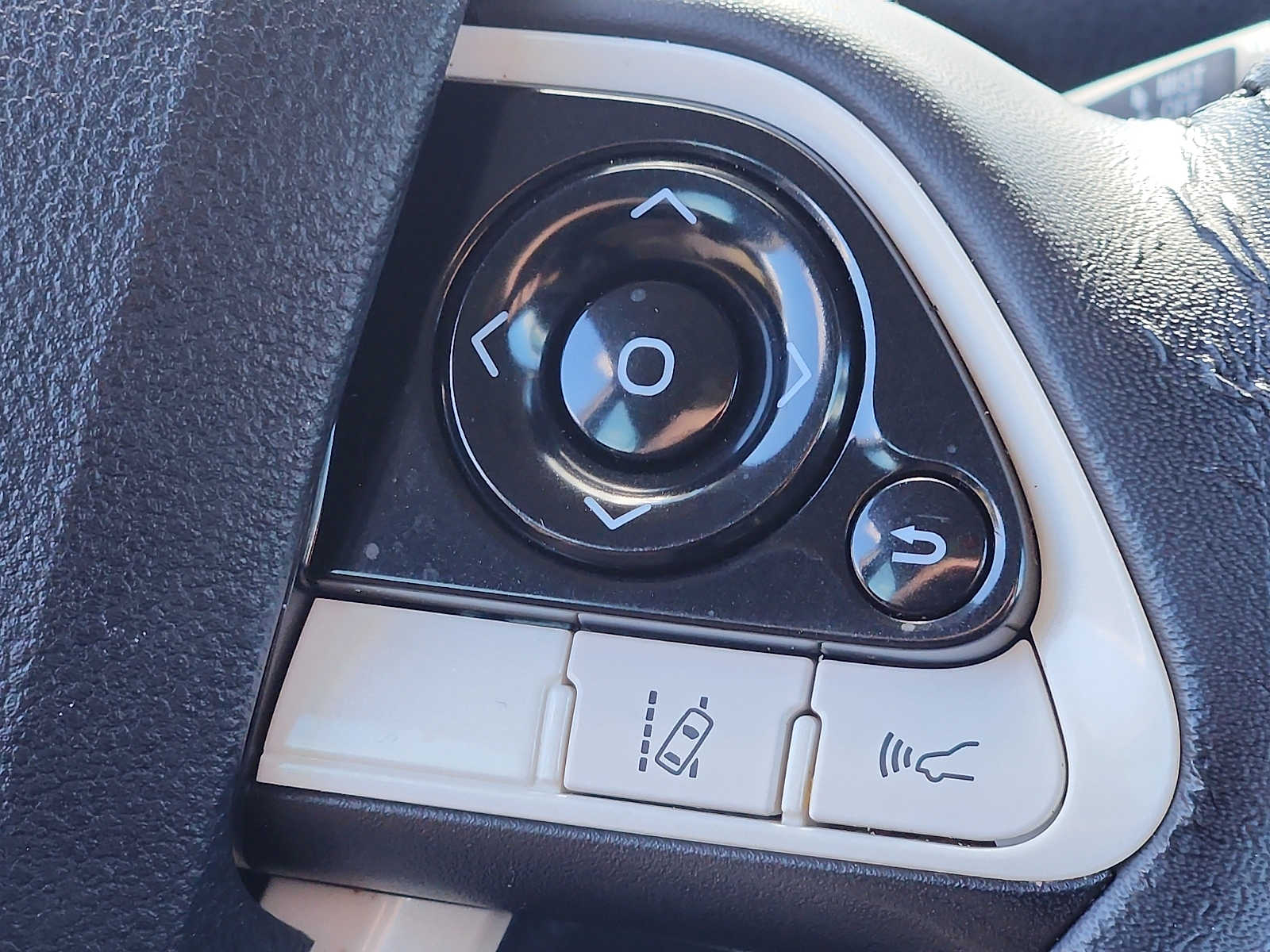 Thumbnail: 2018 Toyota Prius Prime - 24