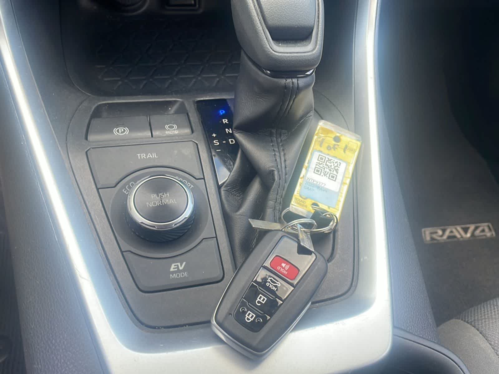 Thumbnail: 2020 Toyota RAV4 - 20