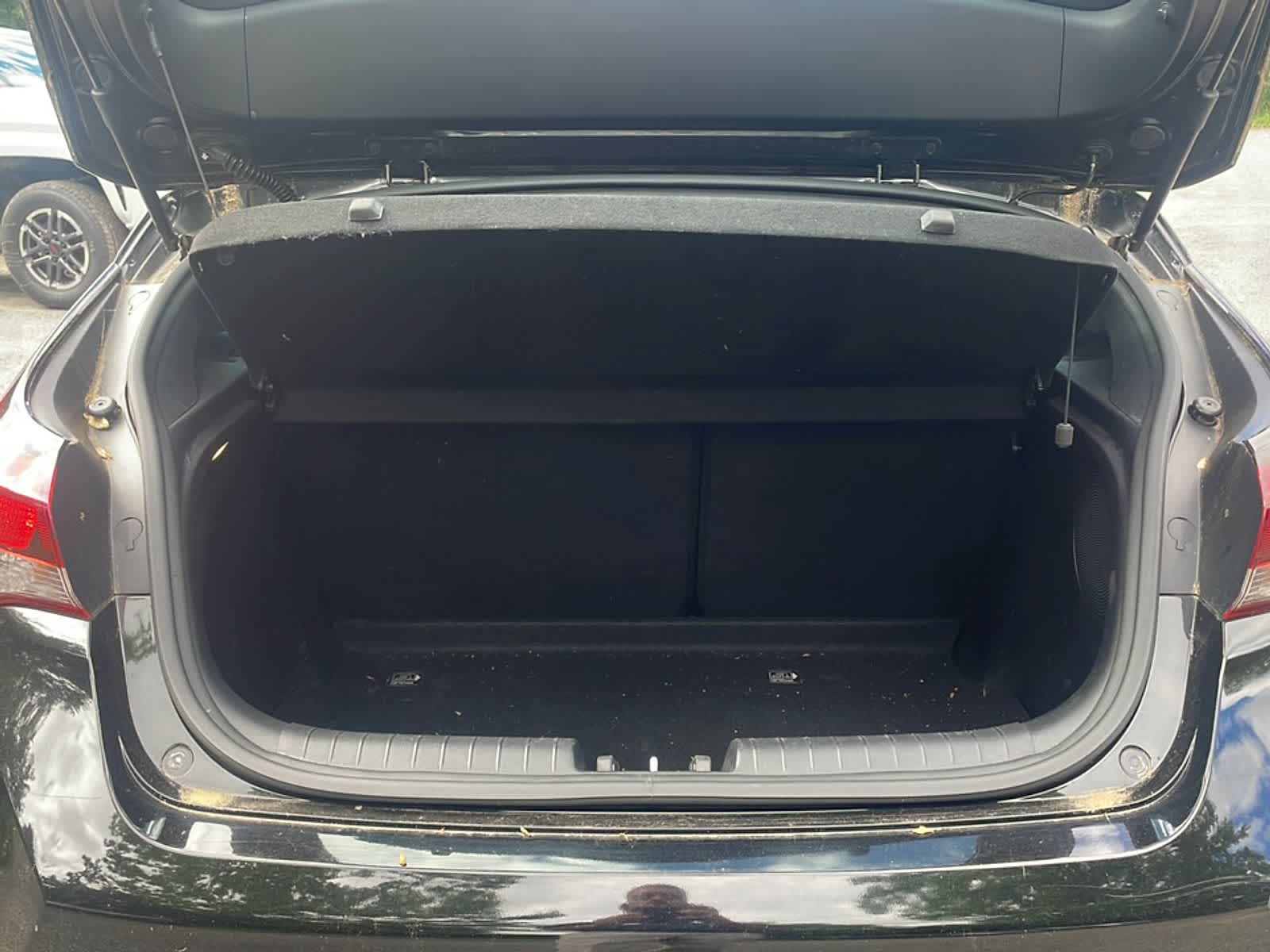 Thumbnail: 2019 Hyundai Veloster - 6