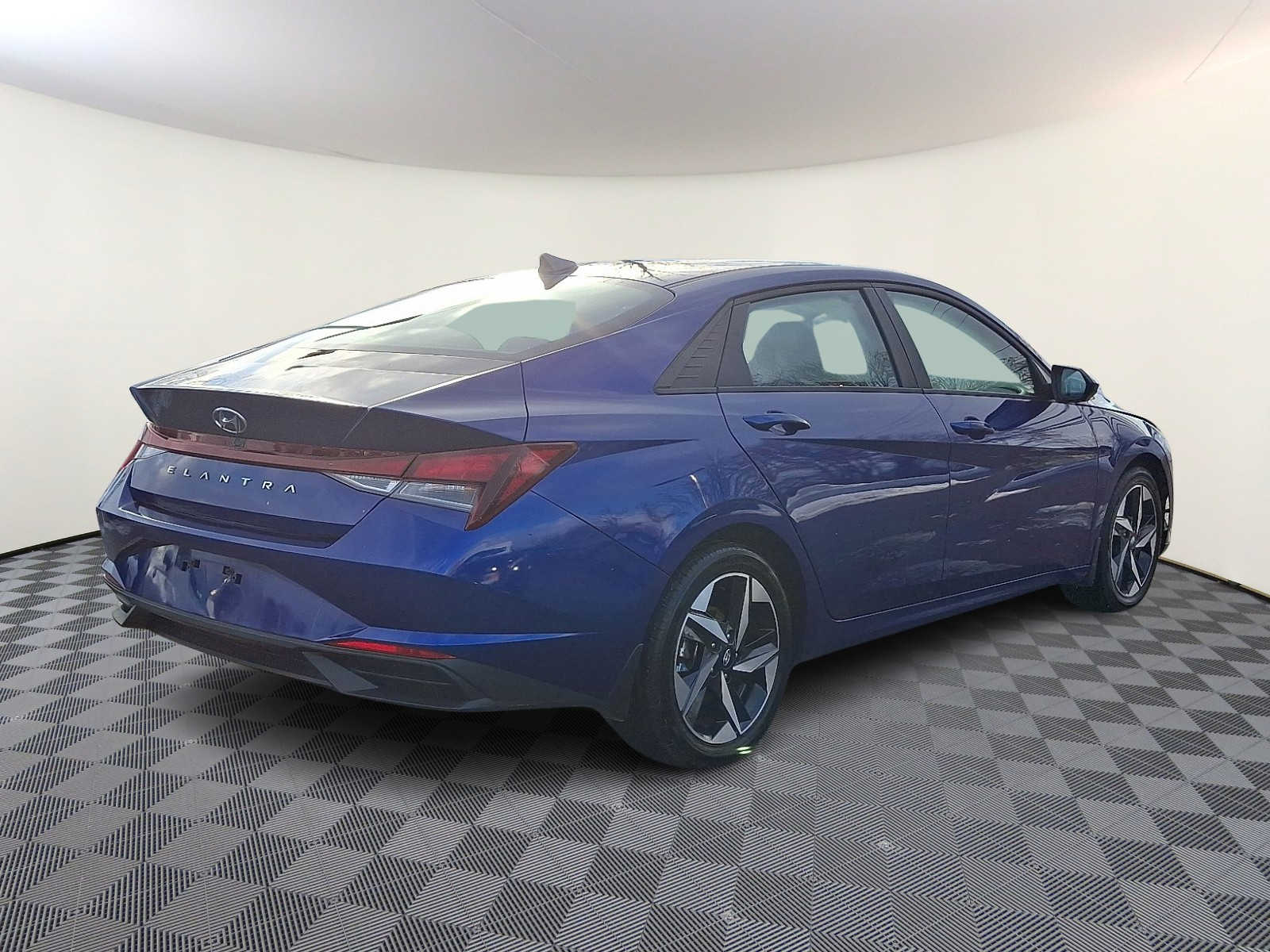 Thumbnail: 2023 Hyundai Elantra - 5