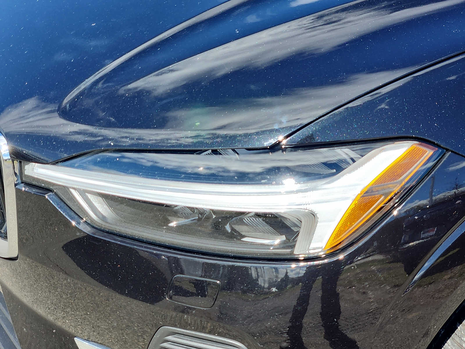 Thumbnail: 2022 Volvo XC60 - 10