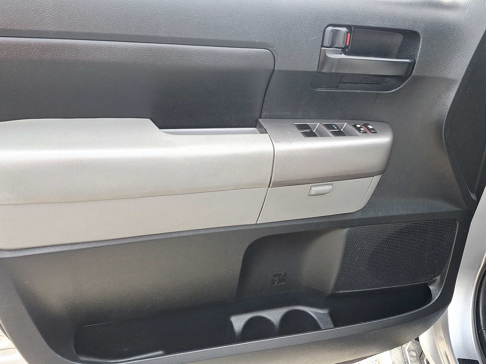 Thumbnail: 2011 Toyota Tundra - 12