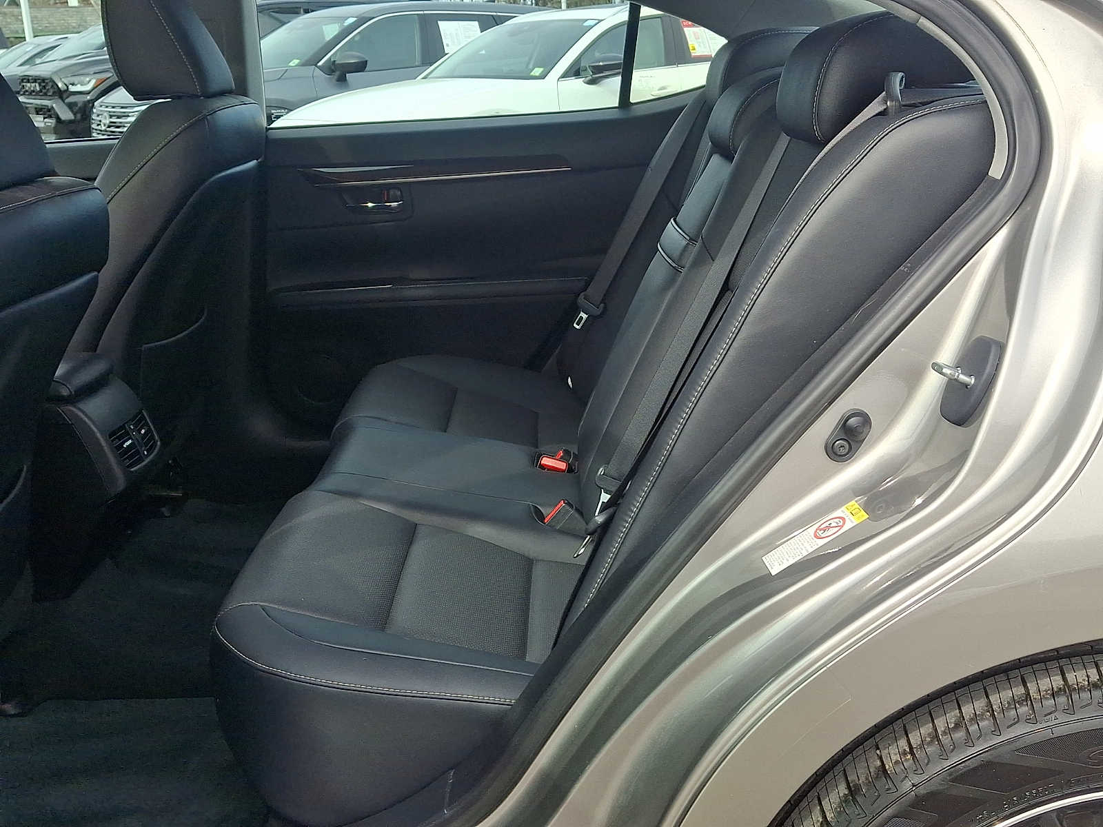 Thumbnail: 2016 Lexus ES - 11