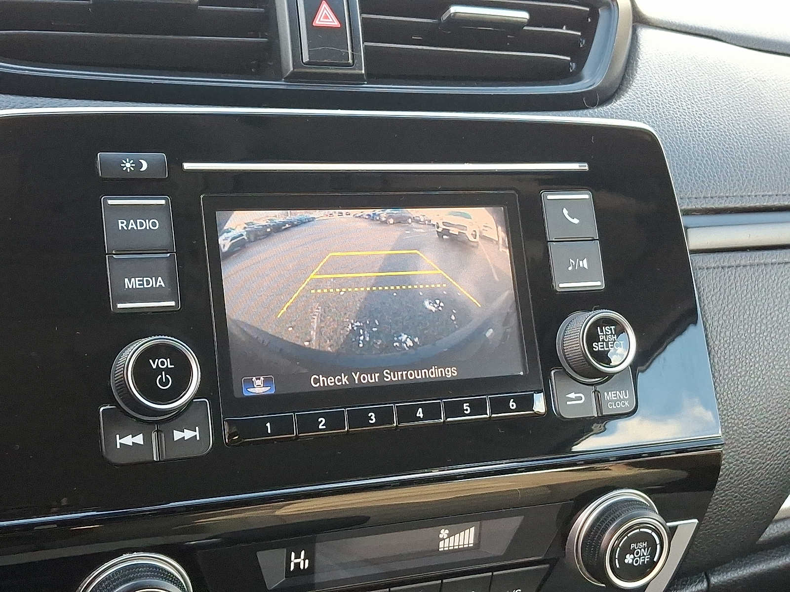 Thumbnail: 2018 Honda CR-V - 15