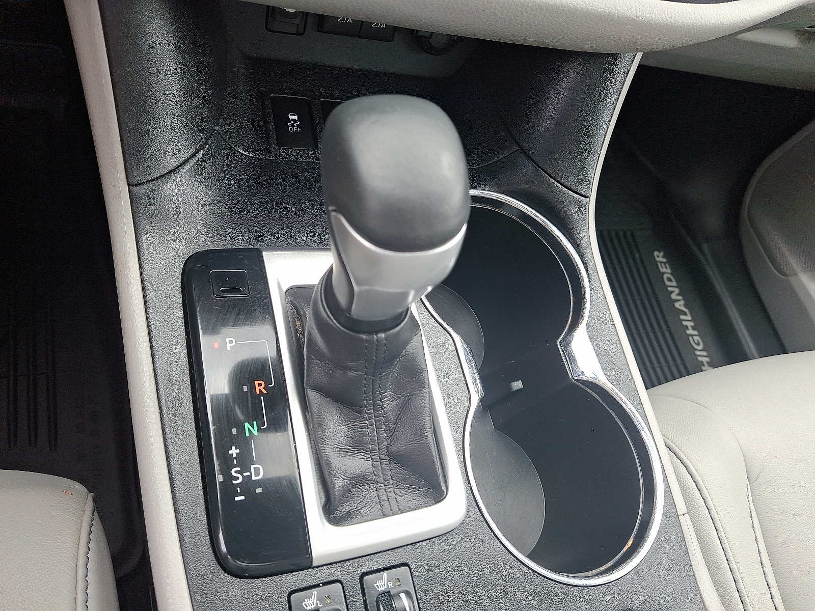 Thumbnail: 2017 Toyota Highlander - 15