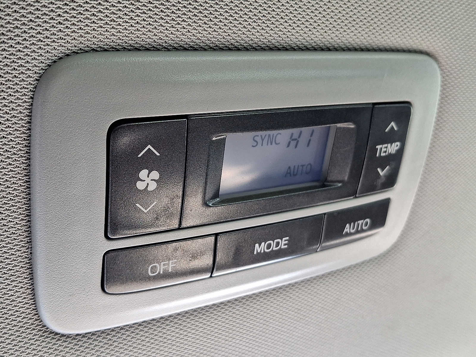 Thumbnail: 2015 Toyota Sienna - 14