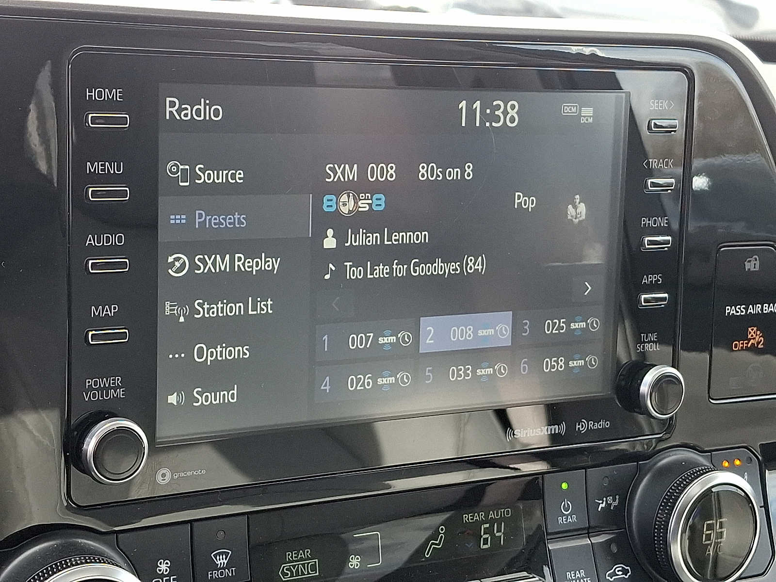 Thumbnail: 2022 Toyota Highlander - 22