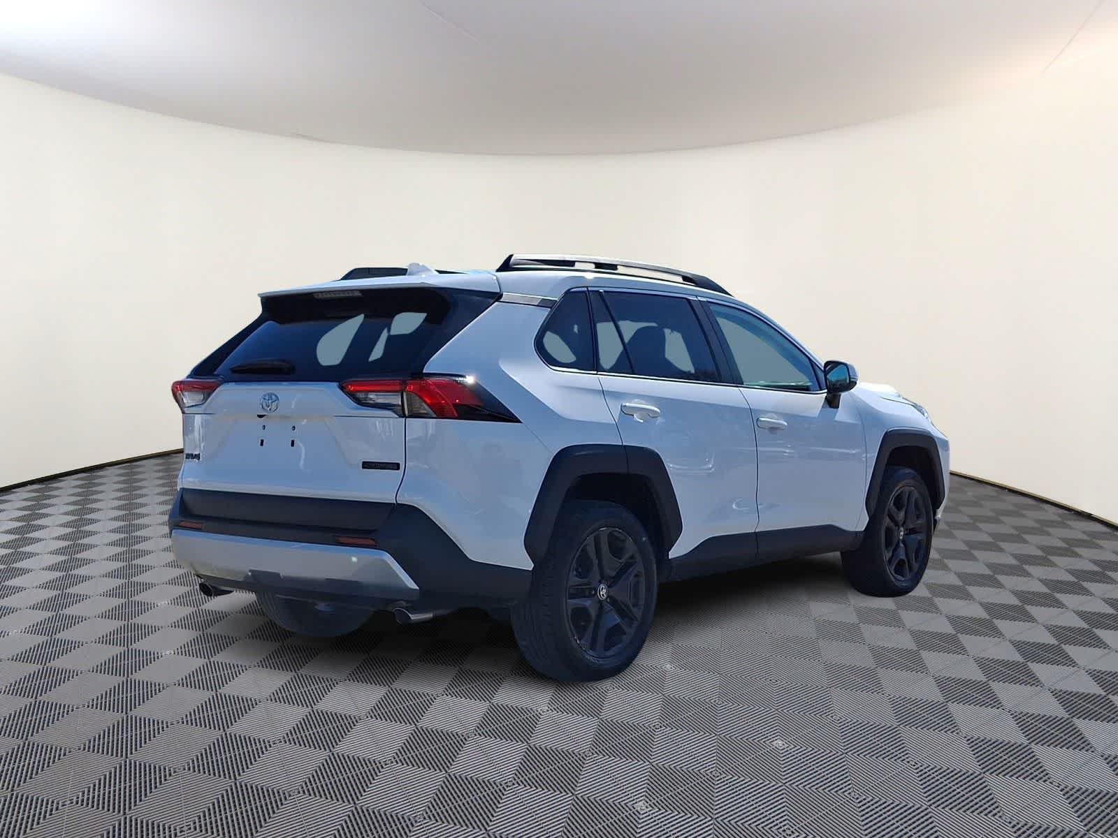 Thumbnail: 2024 Toyota RAV4 - 6