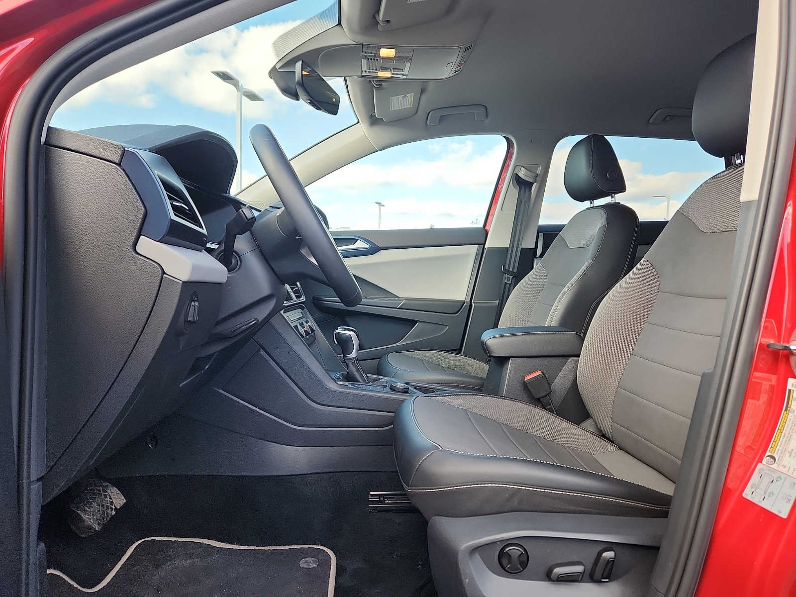 Thumbnail: 2022 Volkswagen Taos - 14