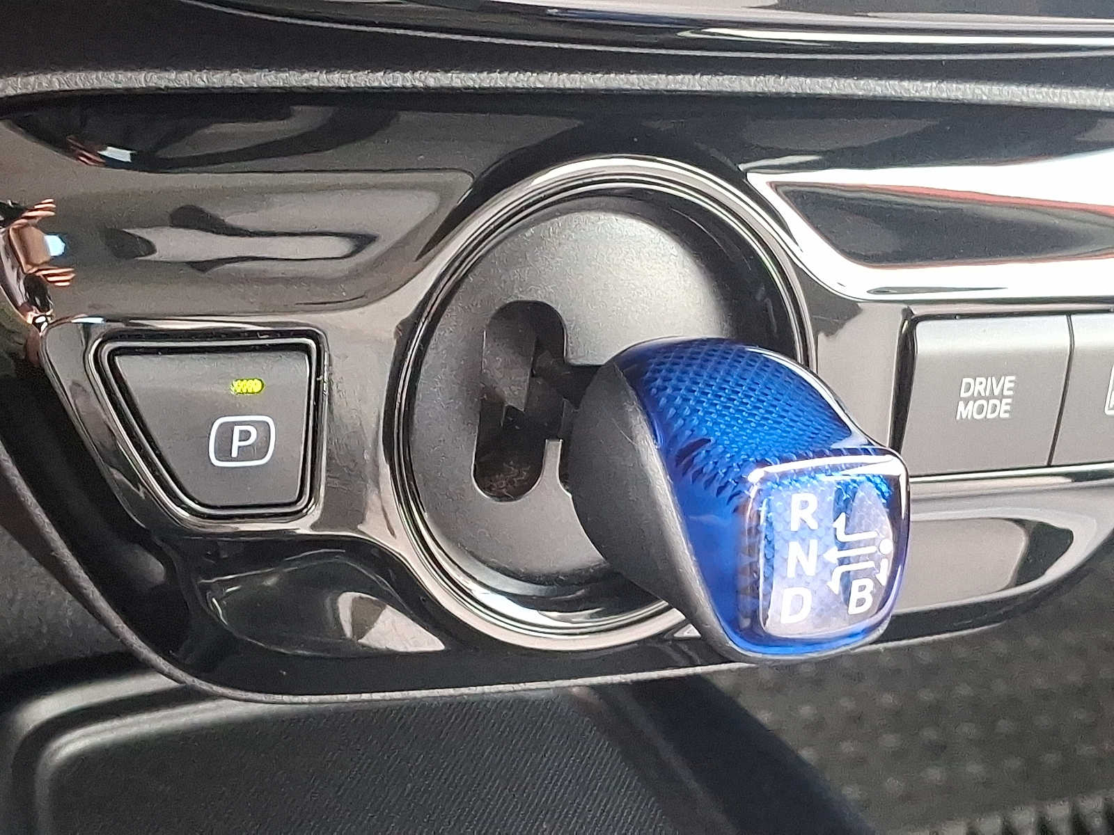 Thumbnail: 2022 Toyota Prius - 14