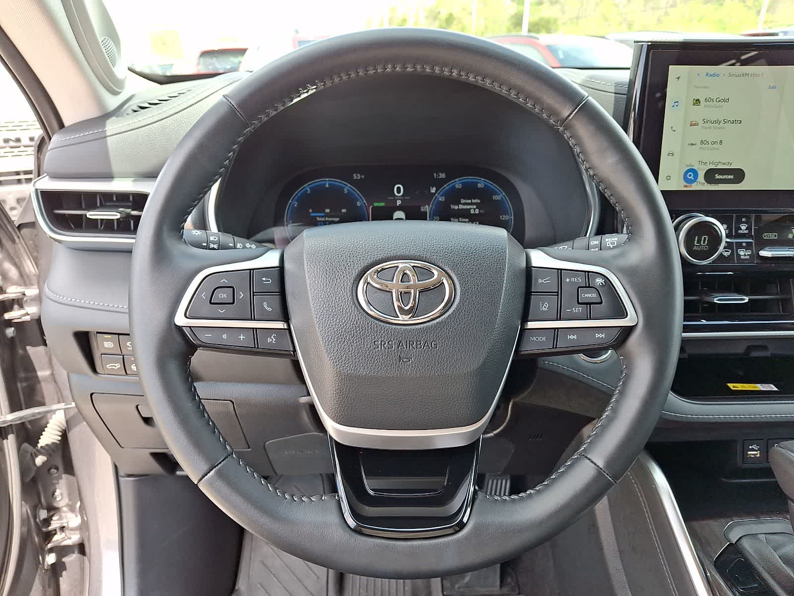 Thumbnail: 2023 Toyota Highlander - 24