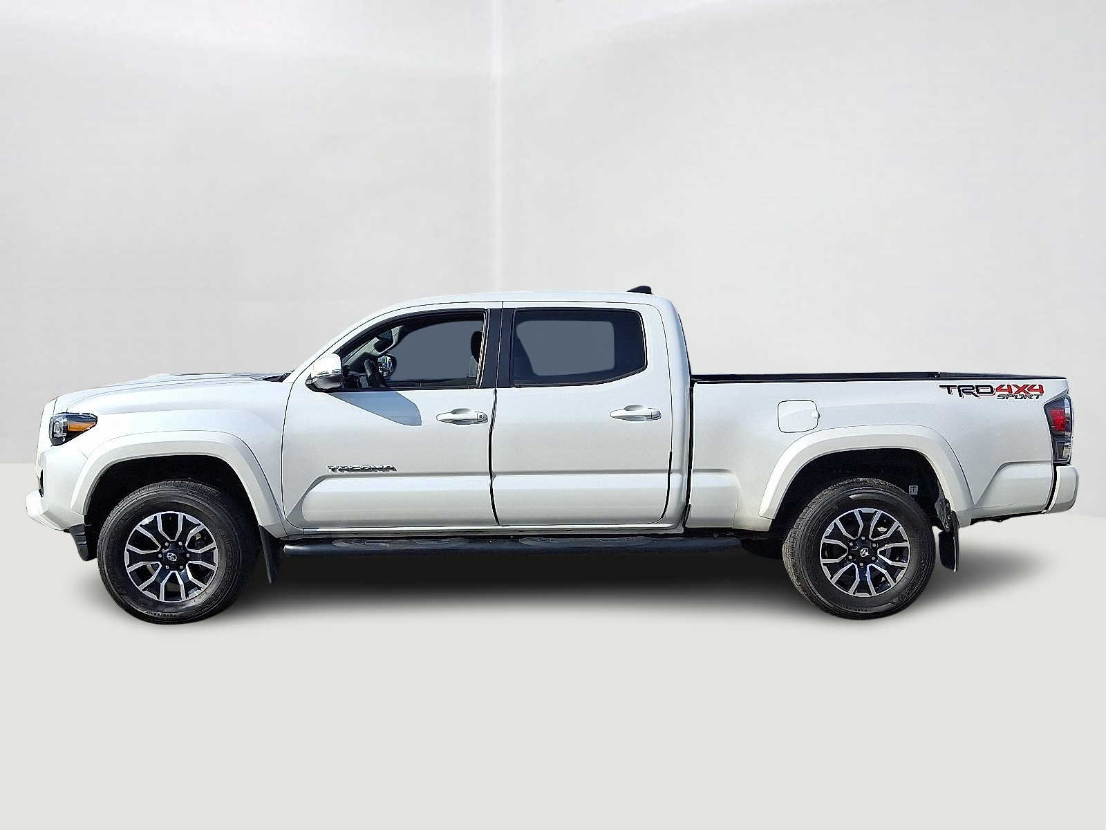 Thumbnail: 2022 Toyota Tacoma - 10