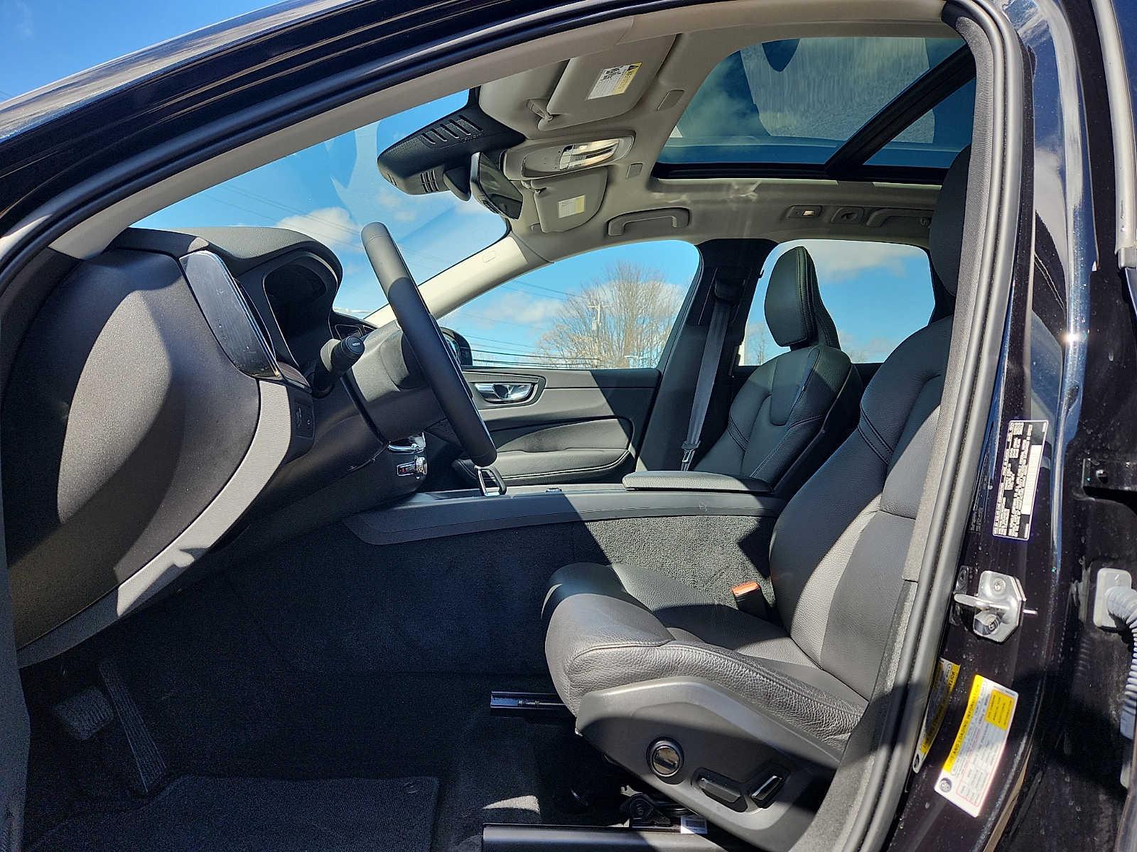 Thumbnail: 2022 Volvo XC60 - 14