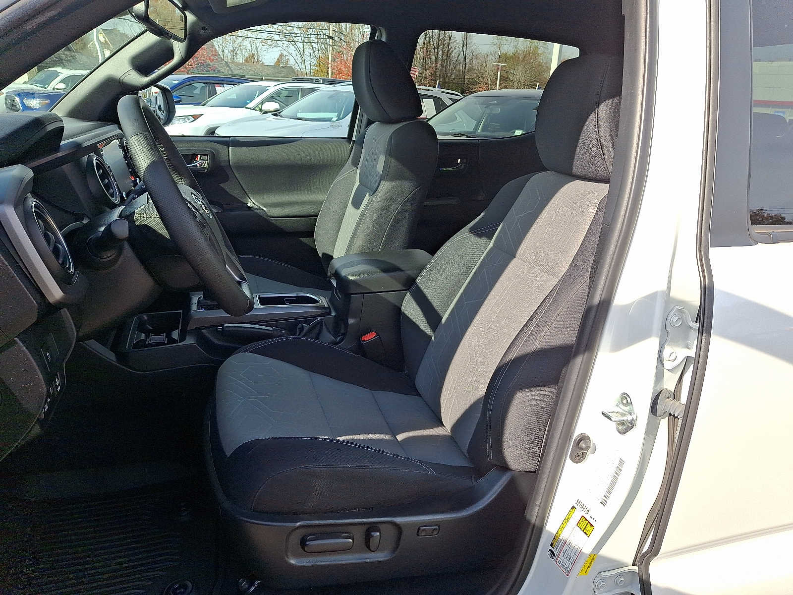 Thumbnail: 2022 Toyota Tacoma - 16