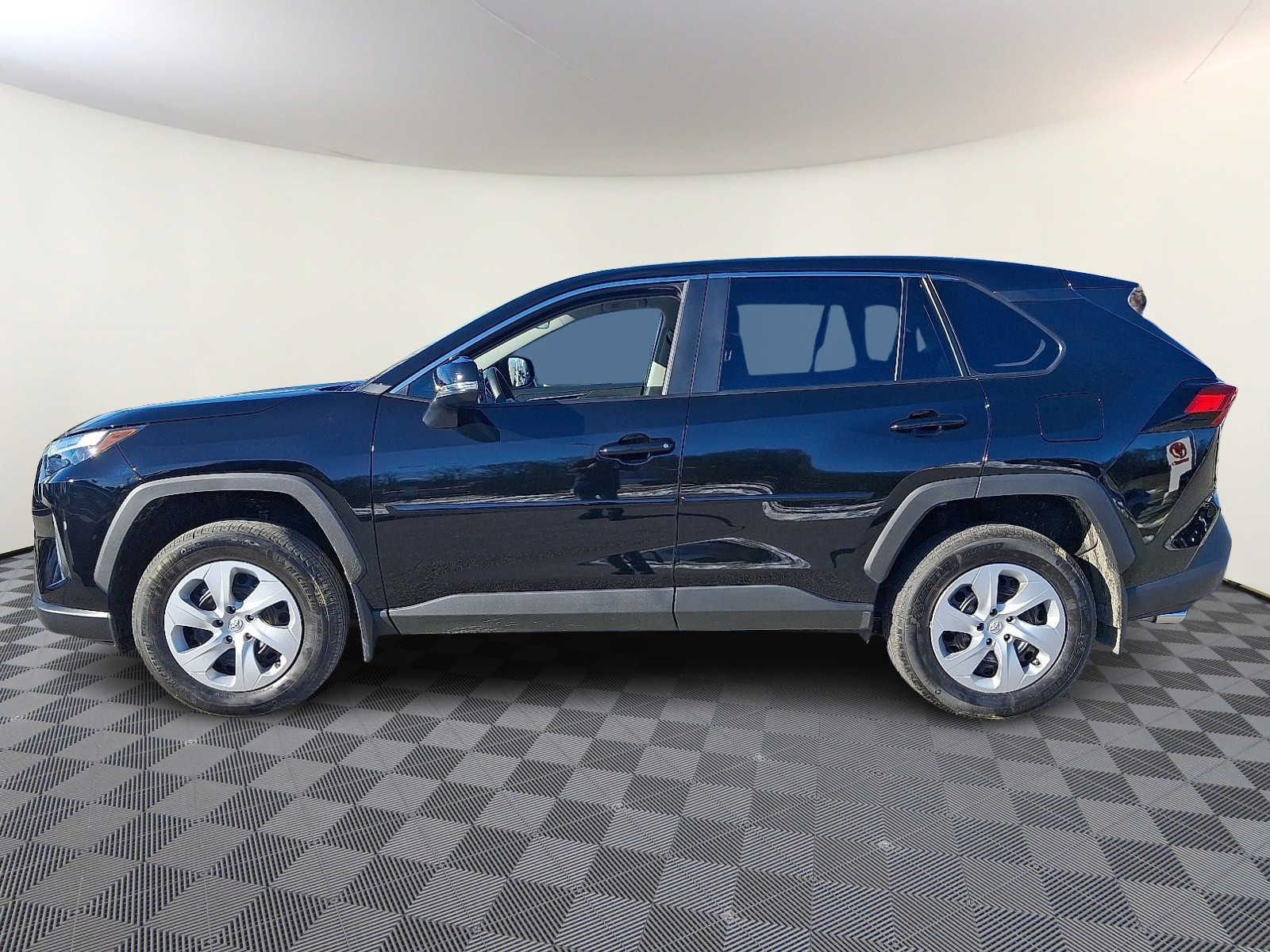 Thumbnail: 2025 Toyota RAV4 - 10