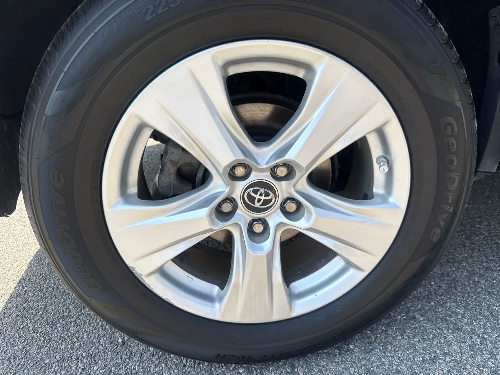 Thumbnail: 2019 Toyota RAV4 - 11