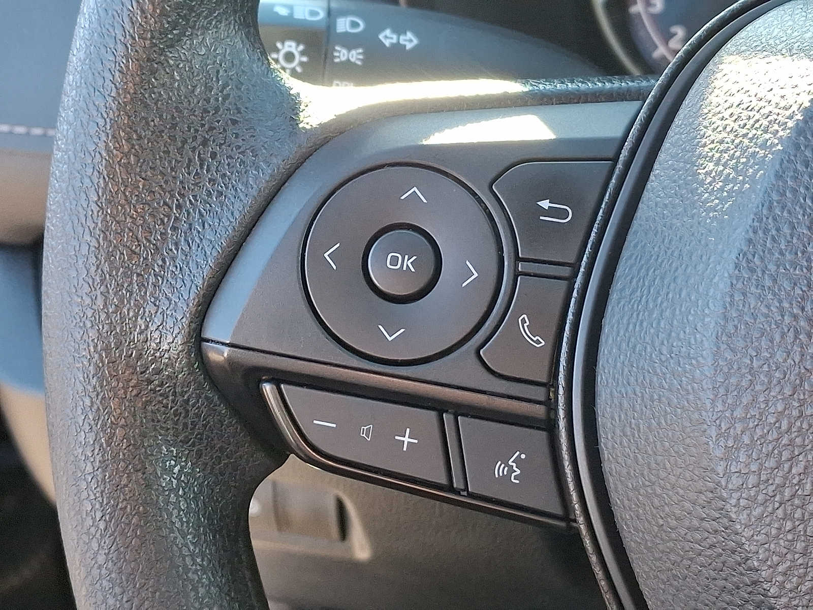 Thumbnail: 2023 Toyota RAV4 - 17