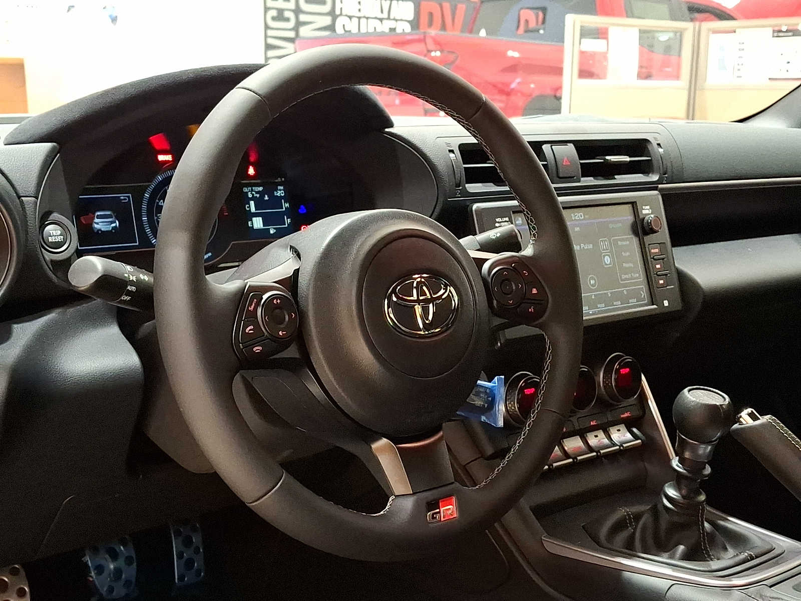 Thumbnail: 2025 Toyota GR86 - 15