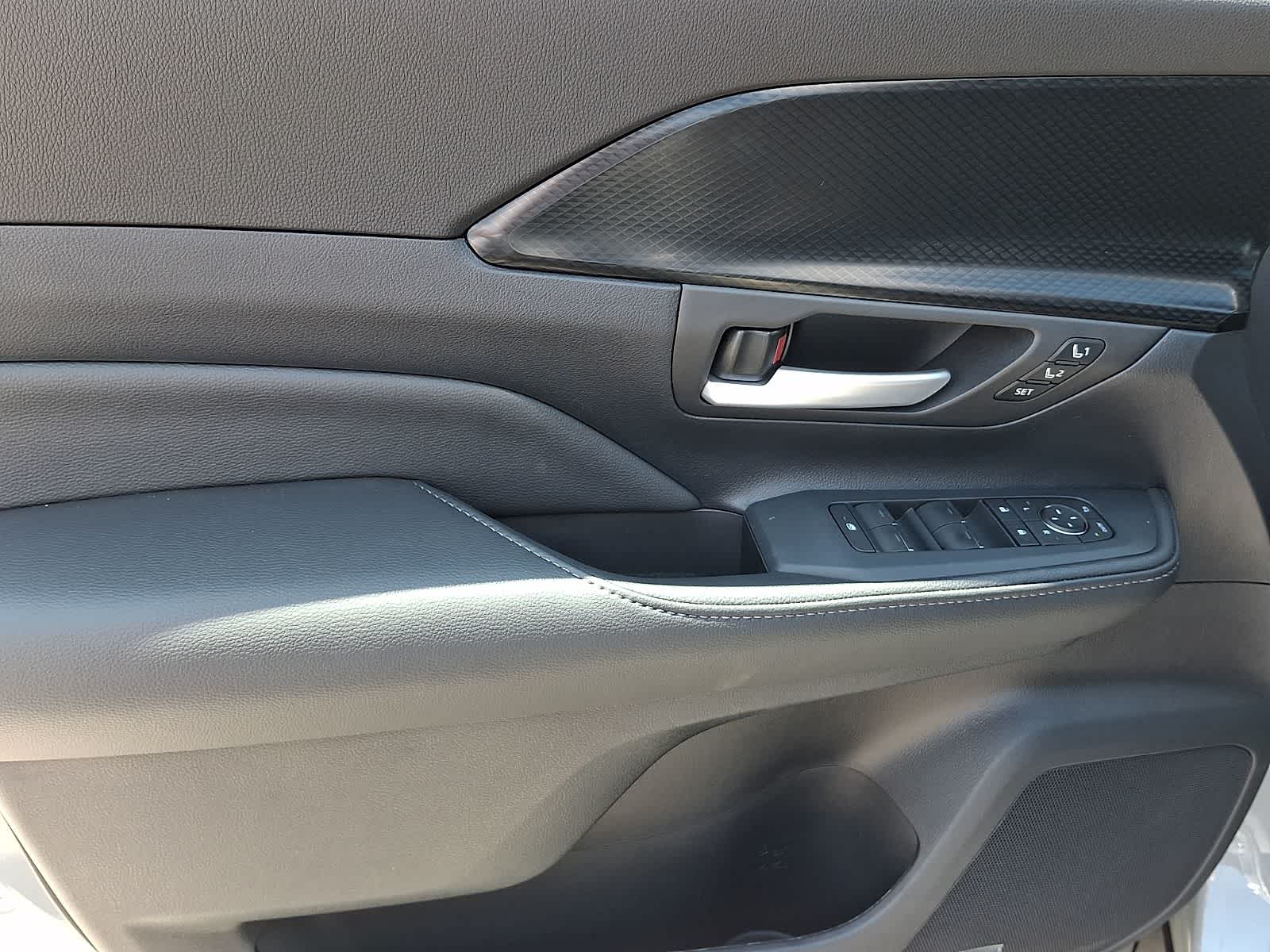 Thumbnail: 2026 Toyota Grand Highlander - 11