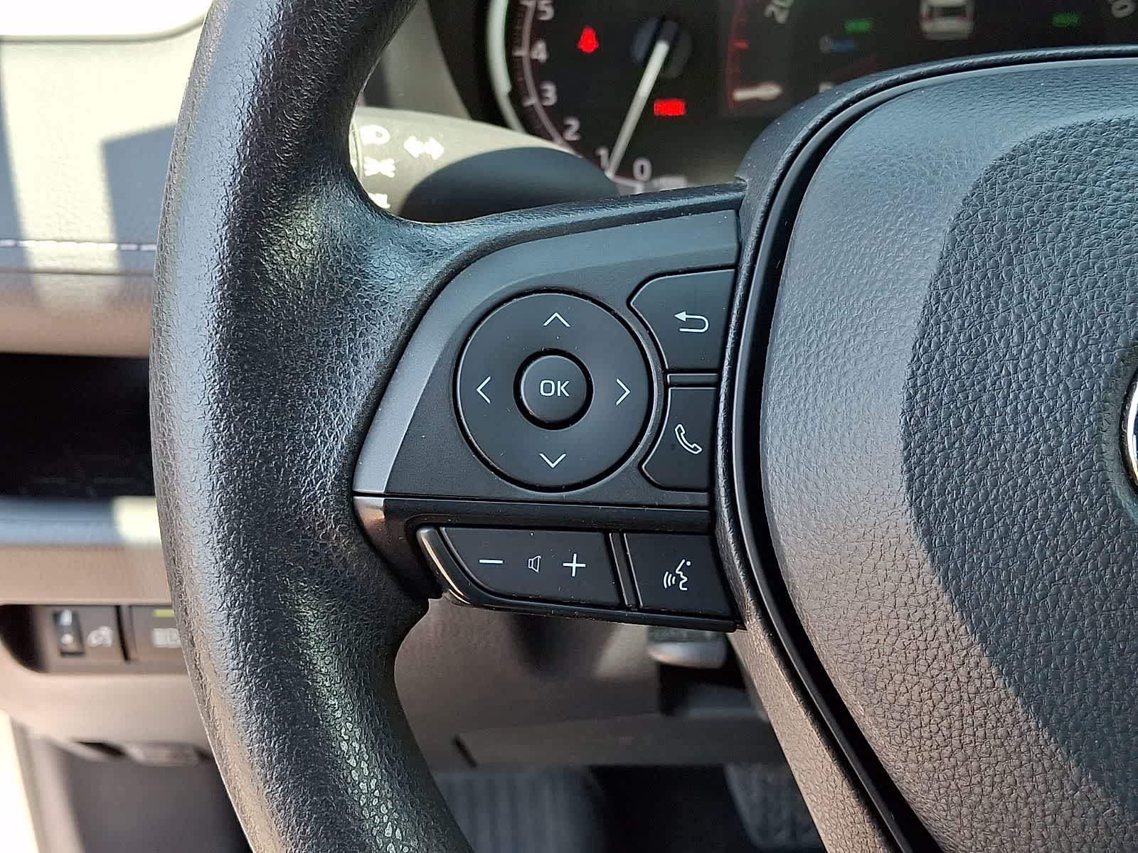 Thumbnail: 2023 Toyota RAV4 - 25