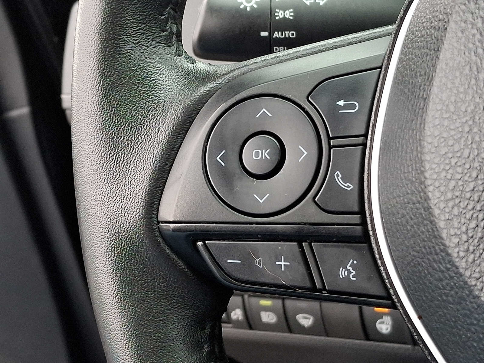 Thumbnail: 2022 Toyota RAV4 - 24