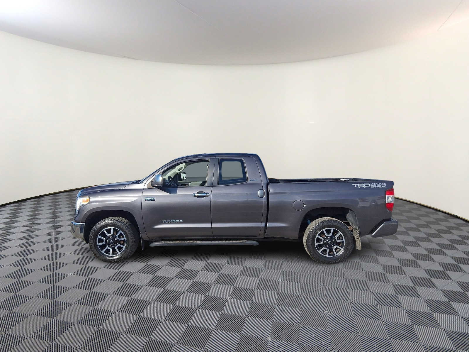 Thumbnail: 2016 Toyota Tundra - 8