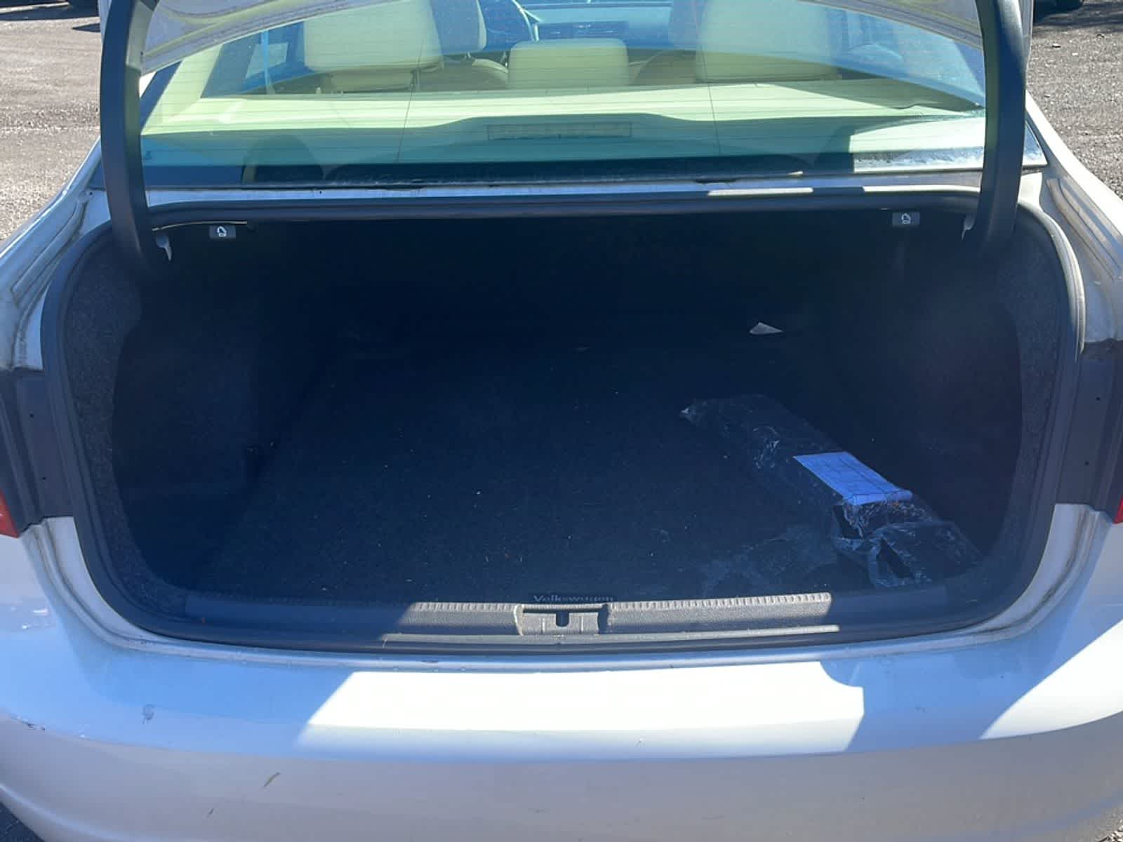 Thumbnail: 2014 Volkswagen Passat - 7