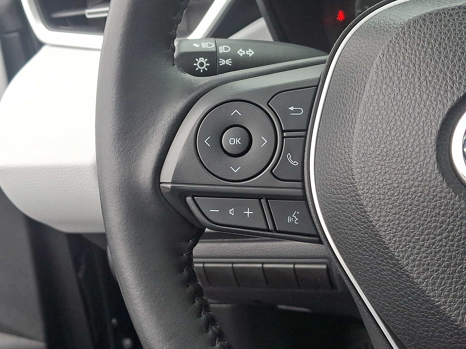 Thumbnail: 2022 Toyota Corolla - 24